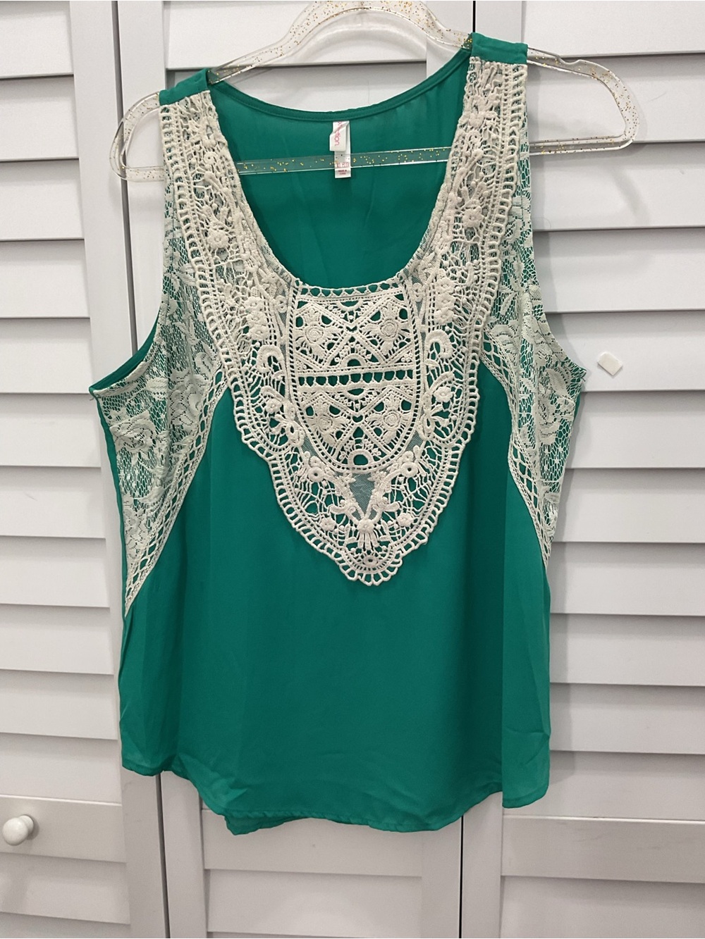 Women’s Green Sleeveless  with Beige Crochet-Trim Top Size XL